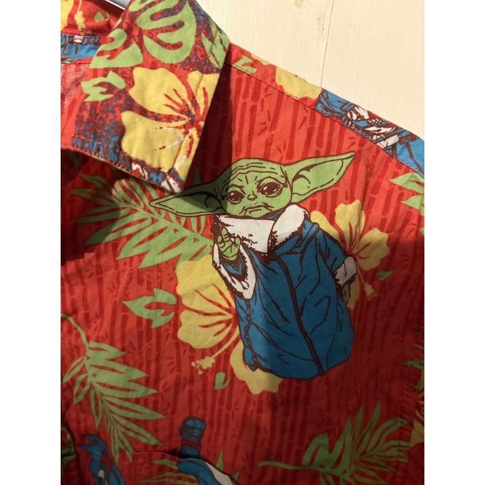 Star Wars Grogu Baby Yoda Hawaiian Shirt Men's Medium Red Aloha Button Front